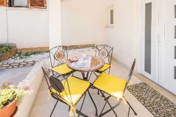 House in Pula for Up to 12 Guests