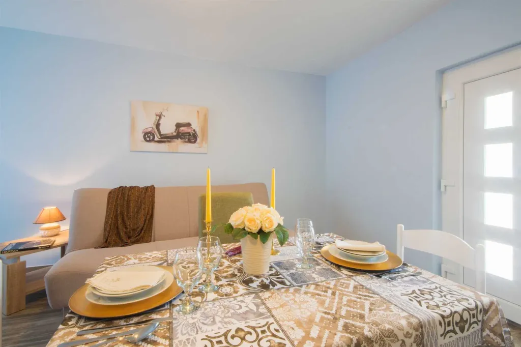 House in Pula for Up to 12 Guests