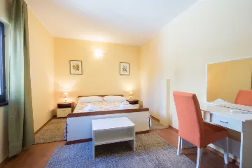 House in Pula for Up to 12 Guests