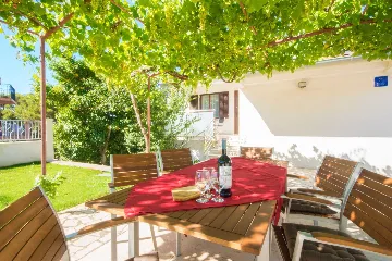 House in Pula for Up to 12 Guests