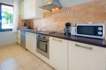 House in Pula for Up to 12 Guests