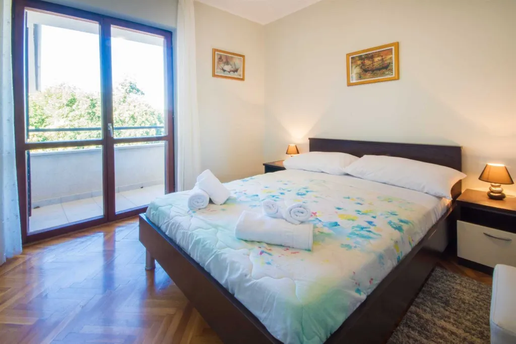 House in Pula for Up to 12 Guests