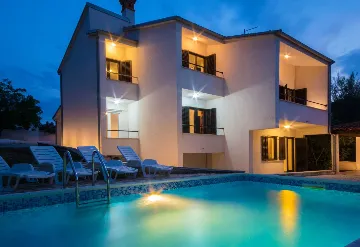 House in Pula for Up to 12 Guests