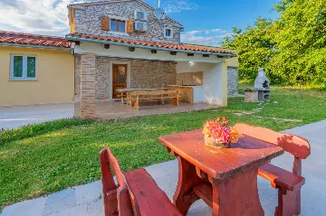 3-Bedroom House in Marcana, 6 km to the Sea