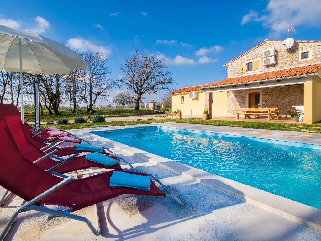 3-Bedroom House in Marcana, 6 km to the Sea