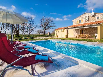 3-Bedroom House in Marcana, 6 km to the Sea