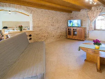 3-Bedroom House in Marcana, 6 km to the Sea