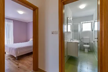 Modern Air-Conditioned Apartment in Ližnjan for 5