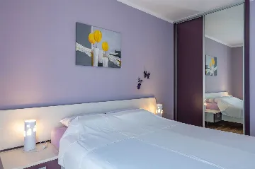 Modern Air-Conditioned Apartment in Ližnjan for 5