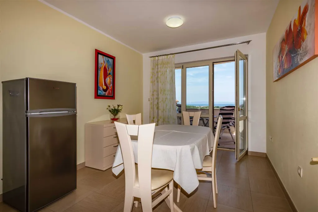 Modern Air-Conditioned Apartment in Ližnjan for 5