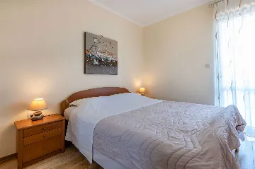 Modern Air-Conditioned Apartment in Ližnjan for 5