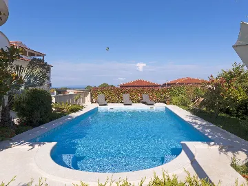 Modern Air-Conditioned Apartment in Ližnjan for 5