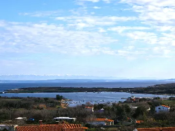 Modern Air-Conditioned Apartment in Ližnjan for 5