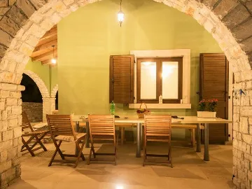 5-Bedroom House in Žminj for 10 Guests
