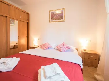 5-Bedroom House in Žminj for 10 Guests