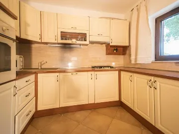 5-Bedroom House in Žminj for 10 Guests