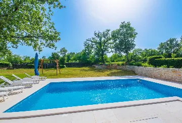 5-Bedroom House in Žminj for 10 Guests