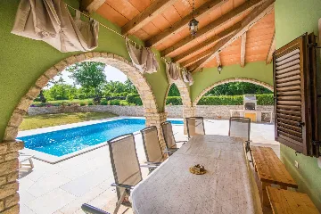 5-Bedroom House in Žminj for 10 Guests