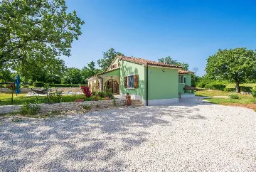5-Bedroom House in Žminj for 10 Guests