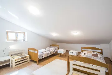 5-Bedroom House in Žminj for 10 Guests