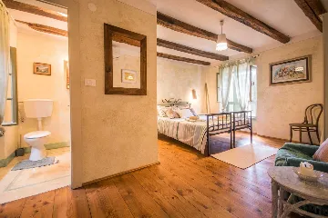 Pazin 9-Bedroom Private House for Large Groups