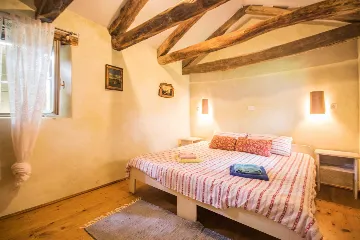 Pazin 9-Bedroom Private House for Large Groups