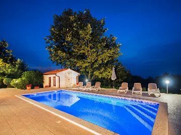 3-Bedroom Villa in Krsan for Up to 6 Guests