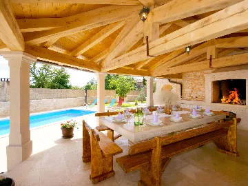 Private Pool House with 7 Bedrooms in Žminj