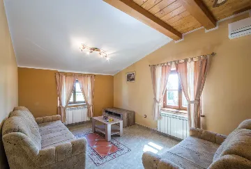 Private Pool House with 7 Bedrooms in Žminj