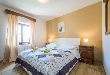 Private Pool House with 7 Bedrooms in Žminj