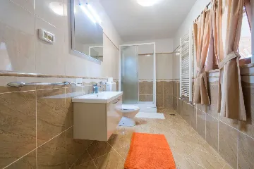 Private Pool House with 7 Bedrooms in Žminj