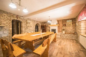 Private Pool House with 7 Bedrooms in Žminj