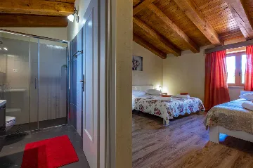 5-Bedroom House in Žminj for Up to 12 Guests