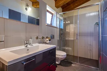 5-Bedroom House in Žminj for Up to 12 Guests