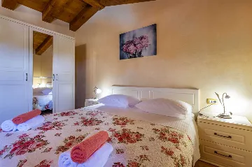 5-Bedroom House in Žminj for Up to 12 Guests