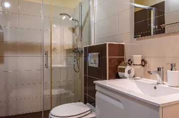 5-Bedroom House in Žminj for Up to 12 Guests