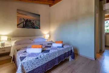 5-Bedroom House in Žminj for Up to 12 Guests