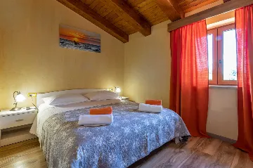 5-Bedroom House in Žminj for Up to 12 Guests