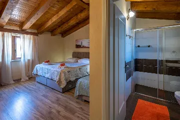 5-Bedroom House in Žminj for Up to 12 Guests