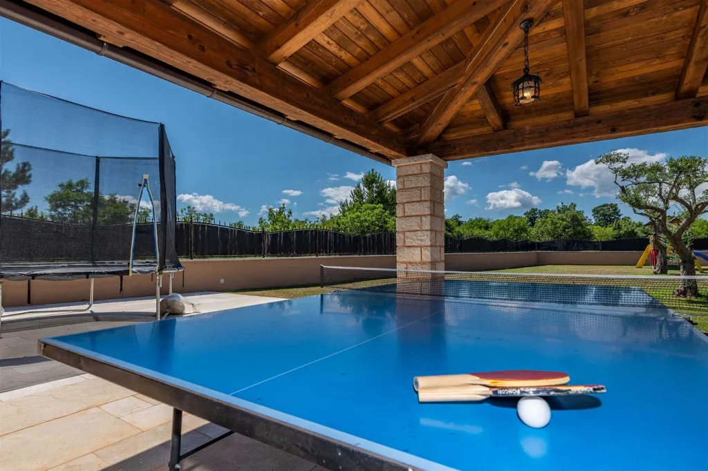 5-Bedroom House in Žminj for Up to 12 Guests