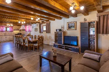 5-Bedroom House in Žminj for Up to 12 Guests
