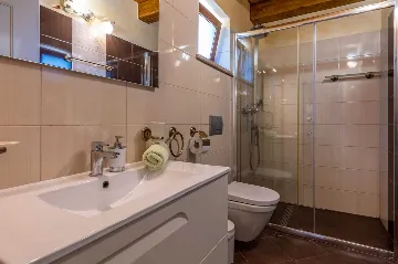 5-Bedroom House in Žminj for Up to 12 Guests