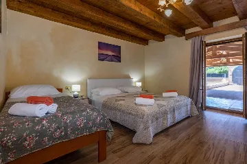 5-Bedroom House in Žminj for Up to 12 Guests