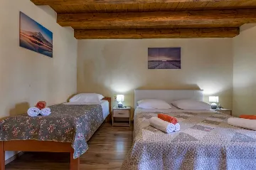 5-Bedroom House in Žminj for Up to 12 Guests