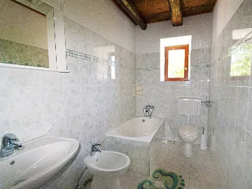 5-Bedroom House with Pool in Svetvinčenat