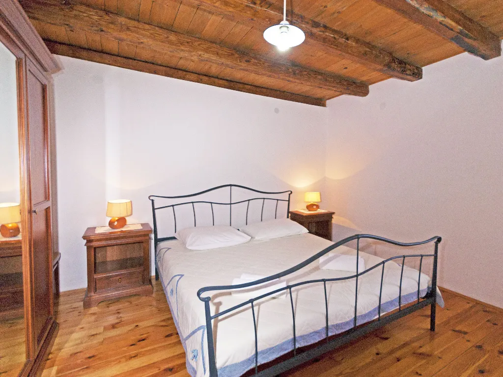 5-Bedroom House with Pool in Svetvinčenat