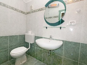 5-Bedroom House with Pool in Svetvinčenat