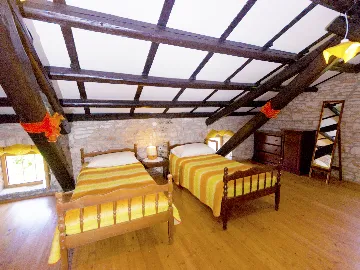 5-Bedroom House with Pool in Svetvinčenat