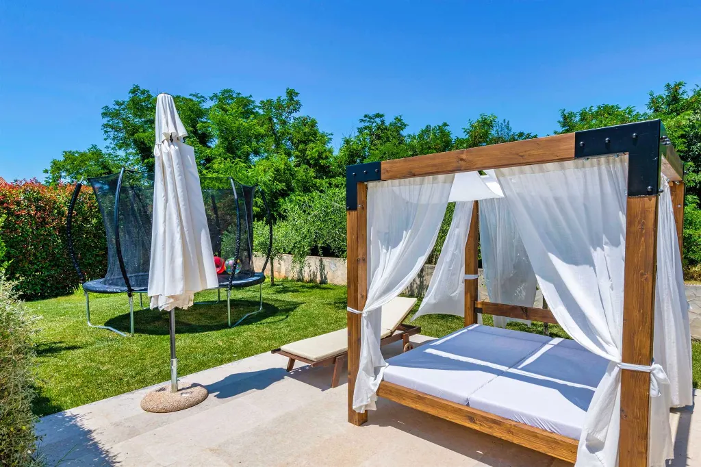 Poreč House with Private Pool for Up to 15