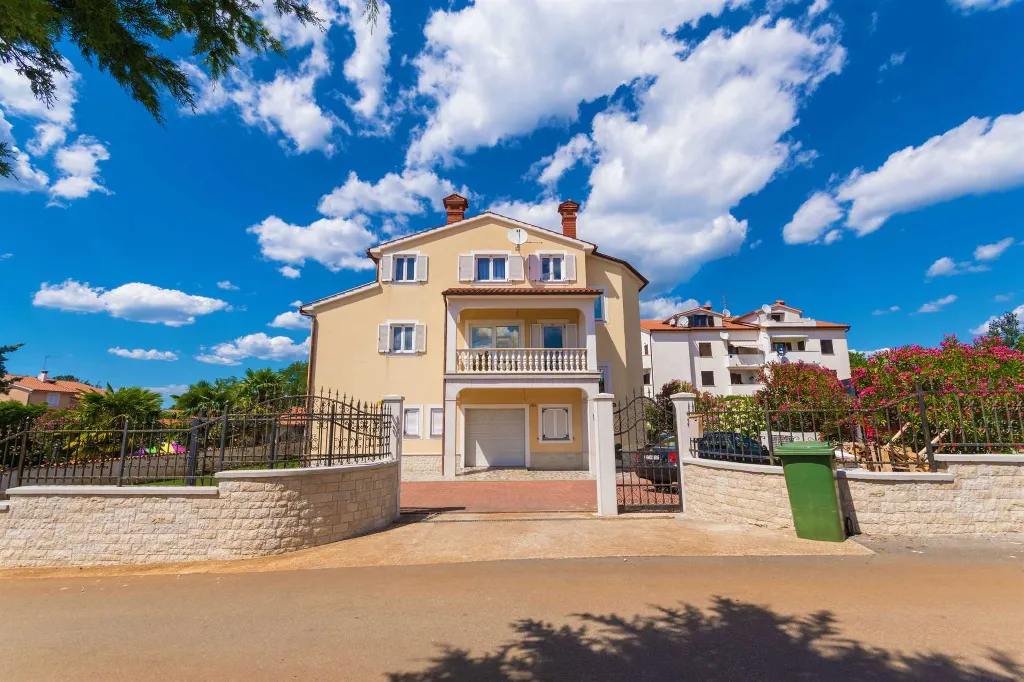 Poreč House with Private Pool for Up to 15
